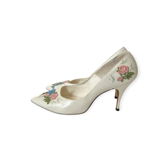 Vintage Condotti Floral Appliqué Heels – White Pumps 8.5 M - Picture 4 of 13